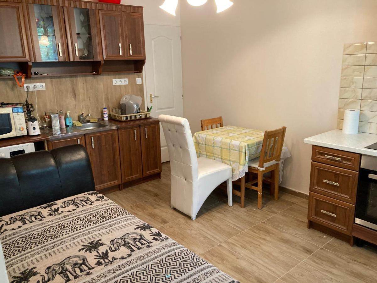 Roland Apartmant Zuglo Budapest Eksteriør billede